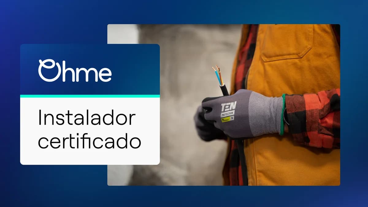 Instalador certificado Ohme em contexto de carregamento elétrico